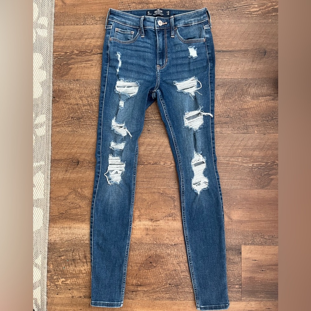 Girls Hollister Jeans.  Size 1R.  W25 L28
